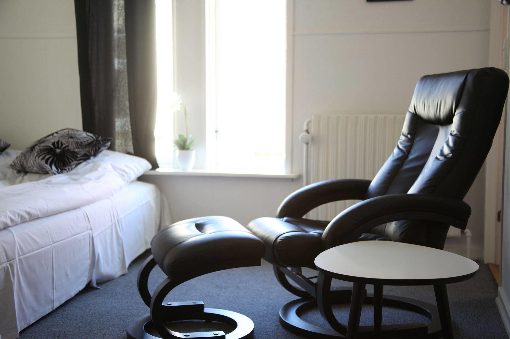 Kanns Hotel Åkirkeby Extérieur photo