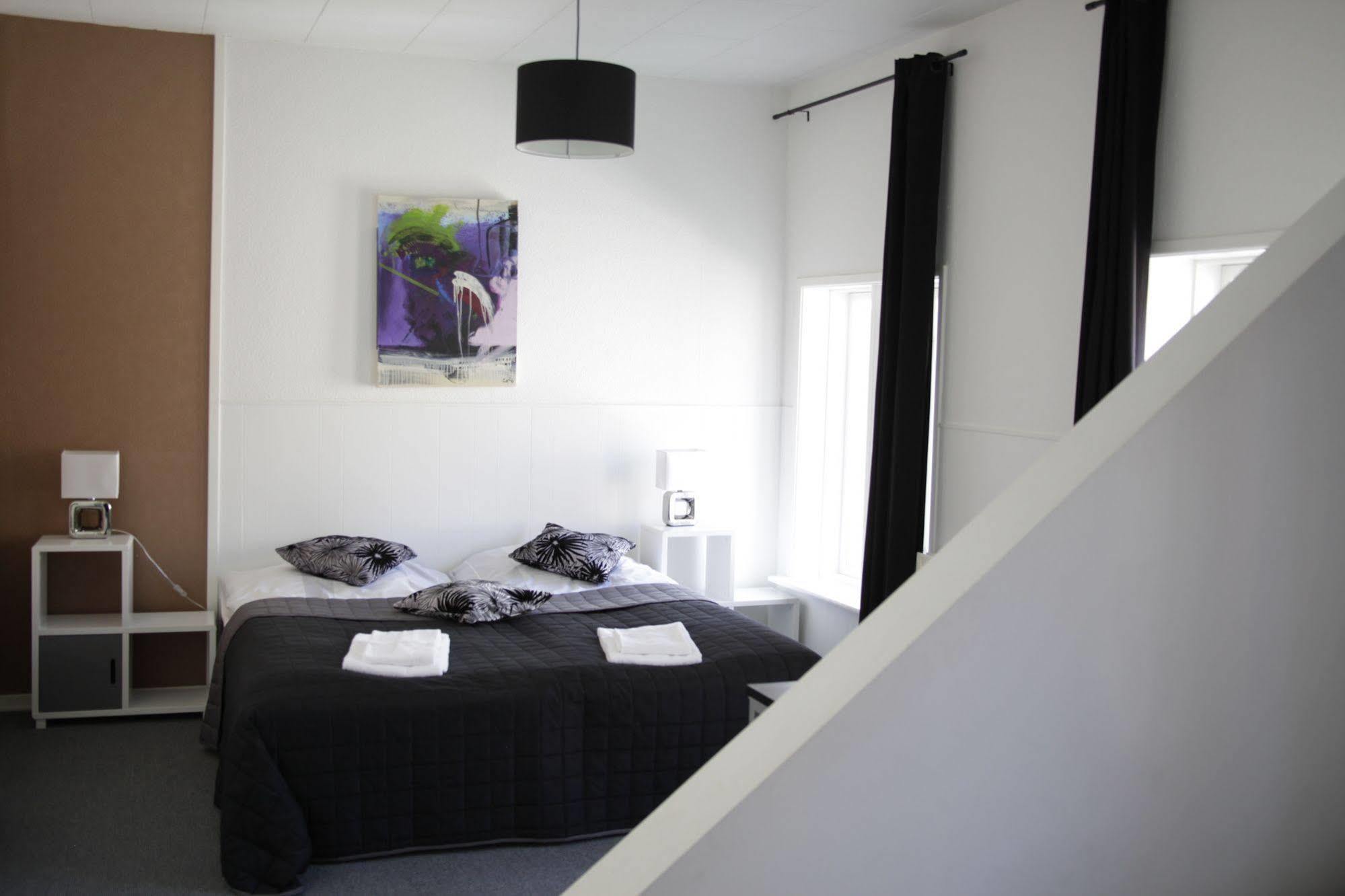 Kanns Hotel Åkirkeby Extérieur photo