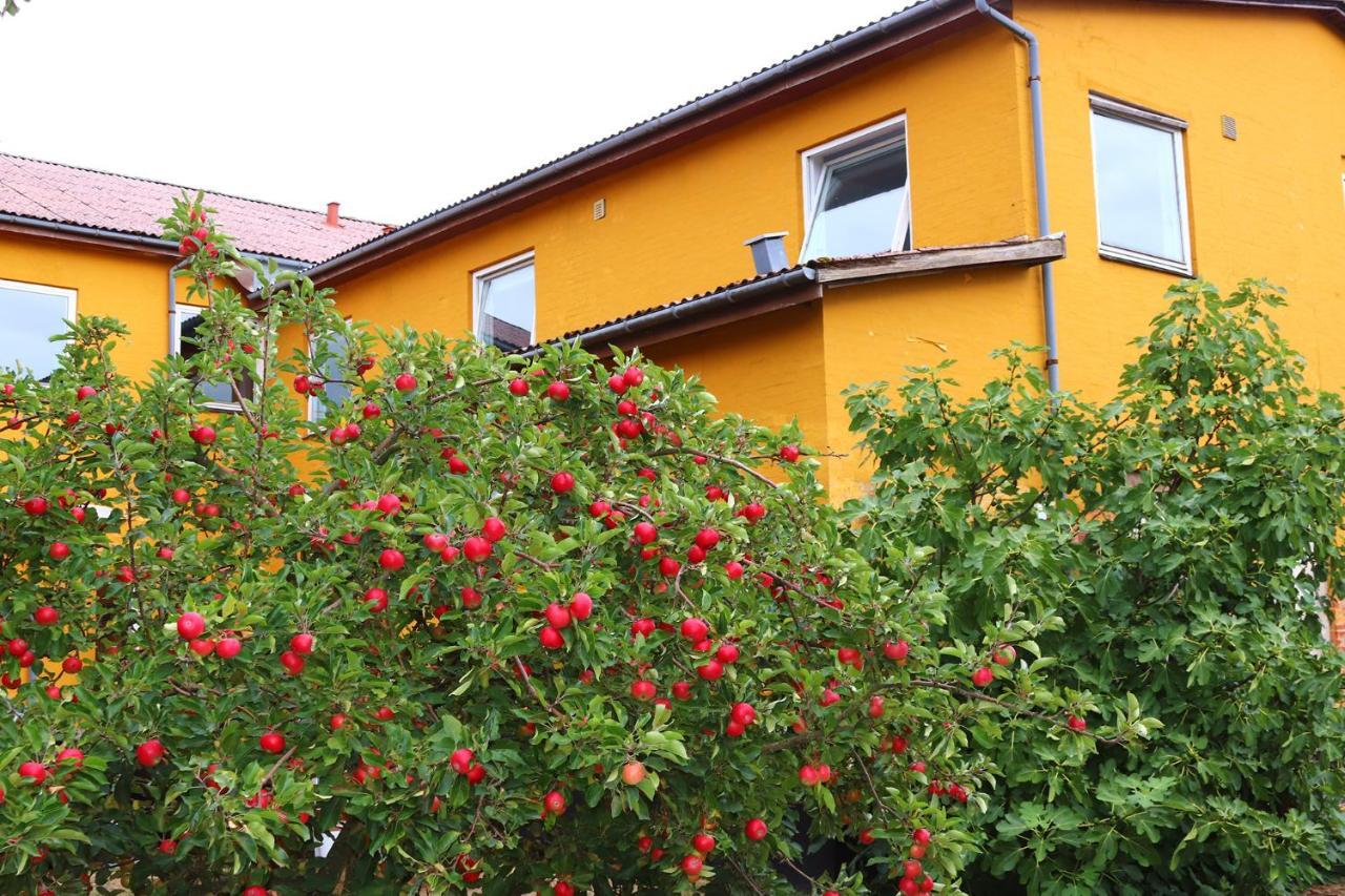 Kanns Hotel Åkirkeby Extérieur photo