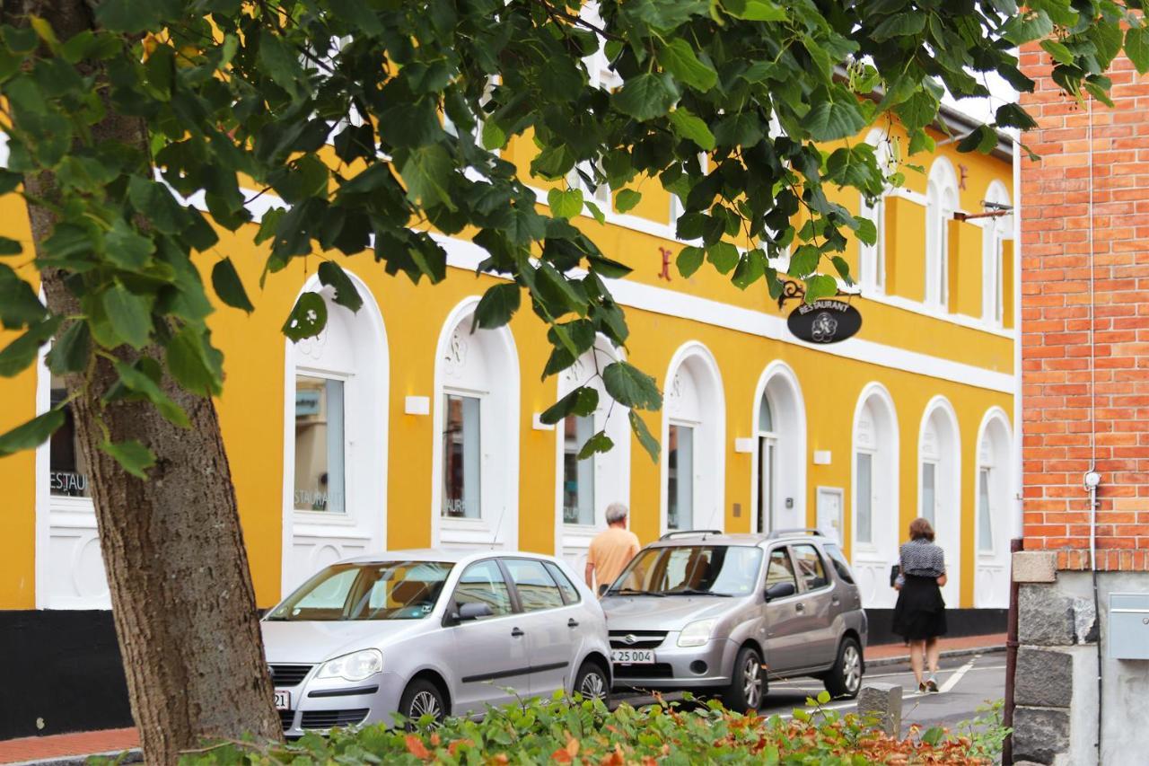 Kanns Hotel Åkirkeby Extérieur photo
